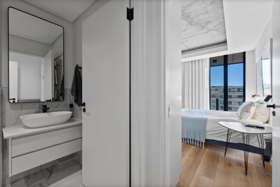 2 Bedroom Property for Sale in Sea Point Western Cape